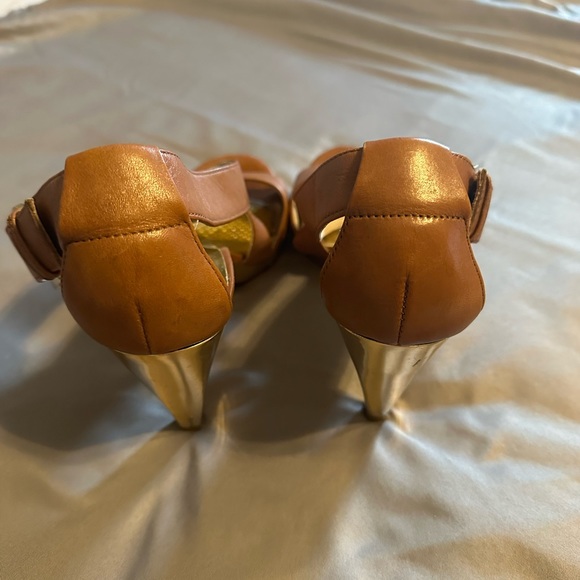 ❌SOLD❌ MICHAEL KORS CHUNKY HEELS - Picture 5 of 7